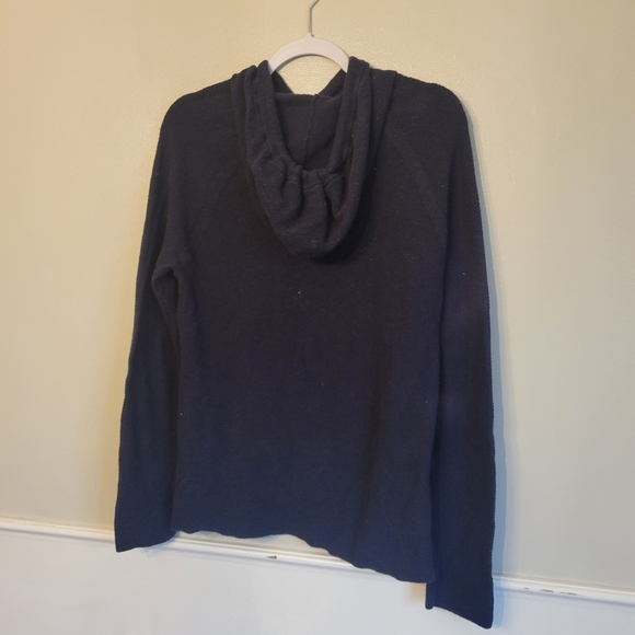 Abercrombie And Fitch Knit Sweatshirt - Picture 3 of 3